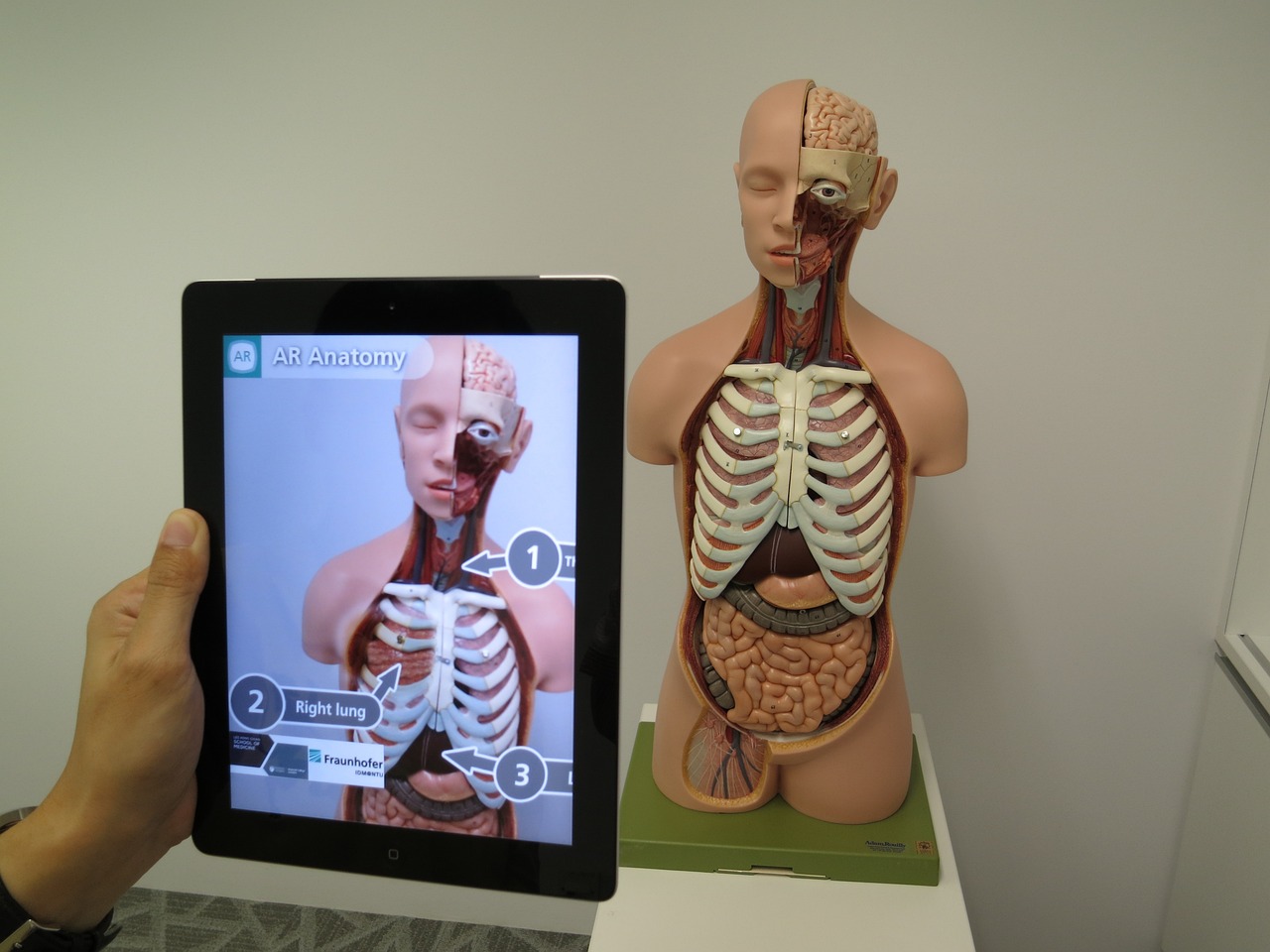 How Virtual Reality Improves the Learning Curve for New Soldiers